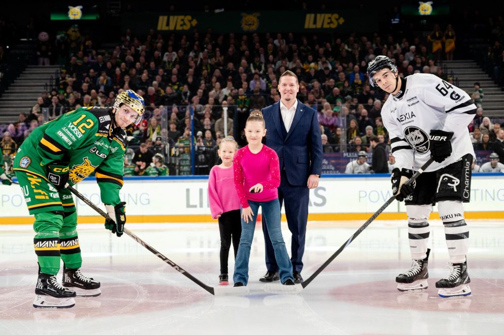 To mark our 60-year journey, Linjateräs launched its anniversary celebrations on January 25, 2025, with a spectacular event in collaboration with Tampere’s Ilves. Linjateräs was the match sponsor at Nokia Arena, making the evening a tribute to our long-standing partnership and the company’s successful history.