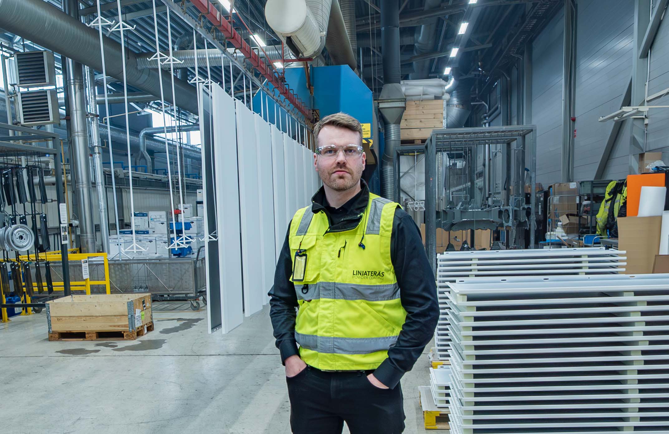 Linjateräs Oy Pulverimaalauksen asiantuntija — Lasse Heikinheimo, kokenut ammattilainen työssään