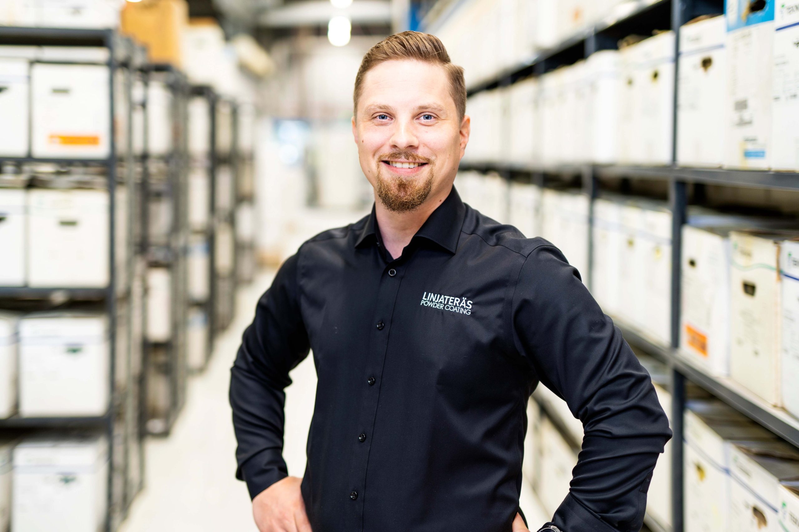 Lauri Suontausta — Linjateräs Oy — osaava pulverimaalaustalon palvelupajan esihenkilö ja paljon muuta. Linjateräs Oy — tehokas pulverimaalaus