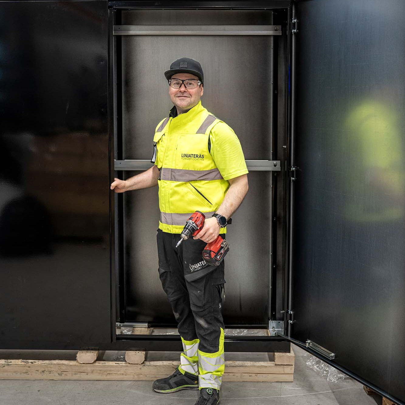Linjateräs — service-shopimme mahdollistaa sinulle erilaiset kokoonpanopalvelut uudenlaisella tavalla. Pulverimaalausta, pintakäsittelyä ja paljon muuta. Pirkanmaalta koko Suomeen. Linjateräs Oy.